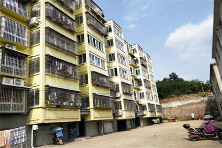 明湖中学附近御景苑3室2厅1卫60万116m2精装修出售